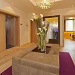 Bergland Design- Und Wellnesshotel Sölden