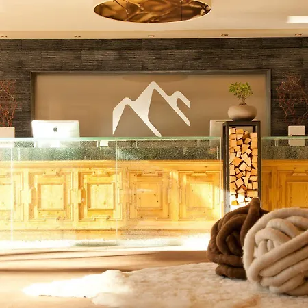 Hotel Bergland Design- Und Wellnesshotel