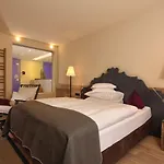 Bergland Design- Und Wellnesshotel מלון זולדן
