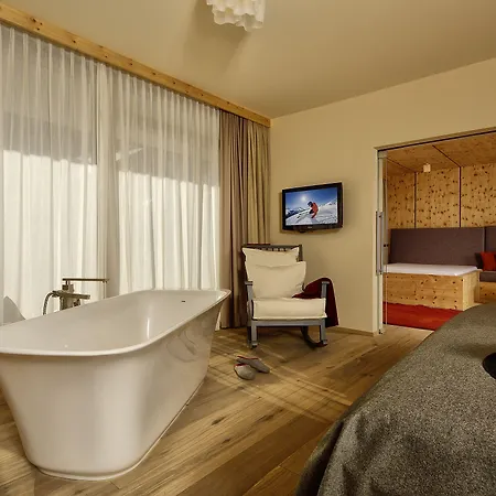 Bergland Design- Und Wellnesshotel 5* Sölden