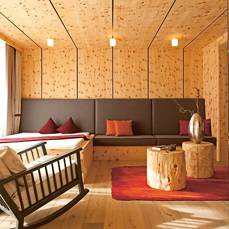 Отель Bergland Design- Und Wellnesshotel Зёльден