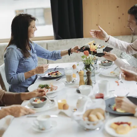 بيرغلاند ديزاين- أوند ويلنس هوتل فندق