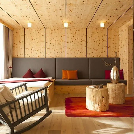 Bergland Design- Und Wellnesshotel Otel Sölden